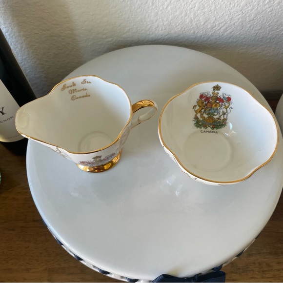 Society Bone China Canada Crest Maple Leaf Creamer Sugar Bowl - Picture 2 of 10